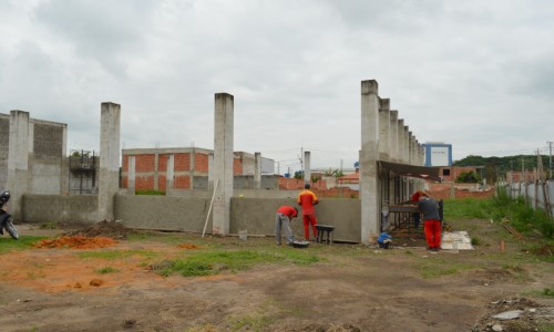 Construção da quadra do Parque Mariana, em Porto Real, entra em nova etapa